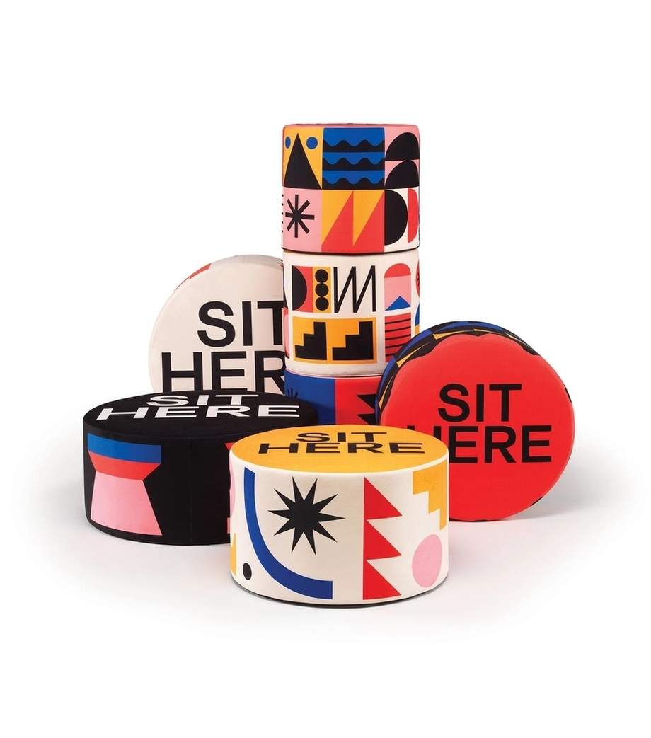 Qeeboo Pouf Oggian Sit Here Black L