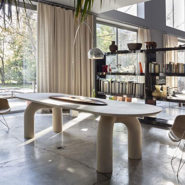 Mogg Elephante Table