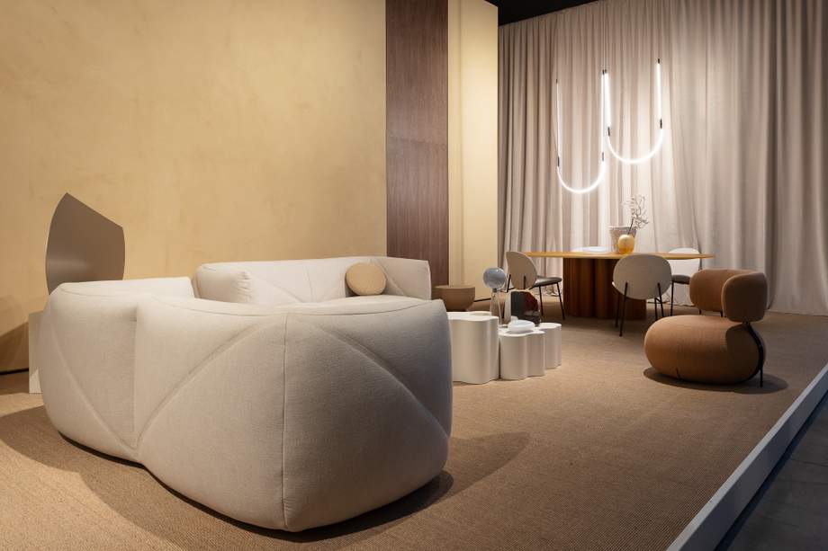 Saba Vela Sofa