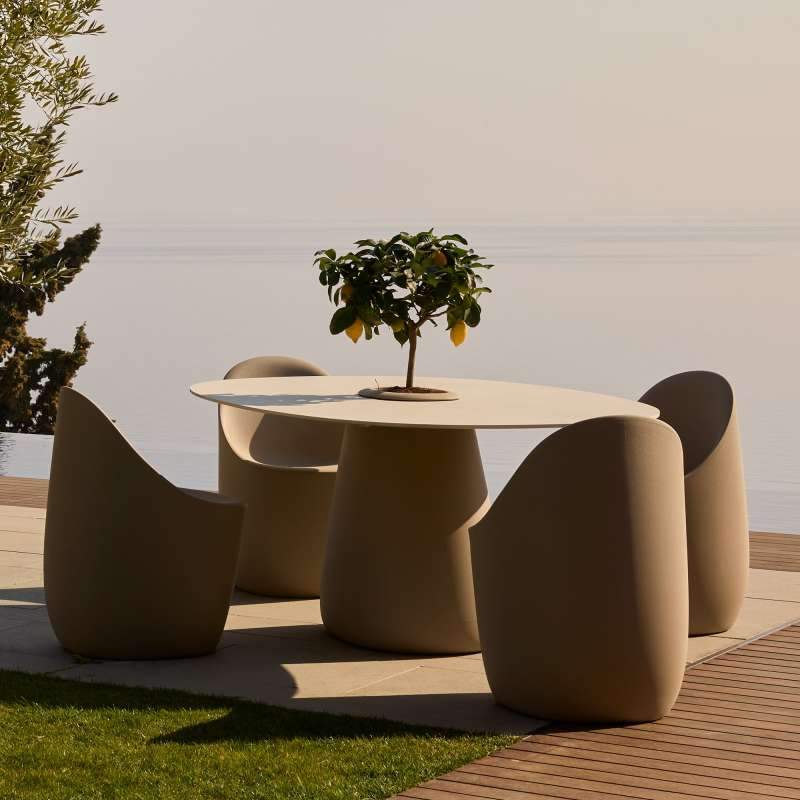 Qeeboo Cobble Bucket Table
