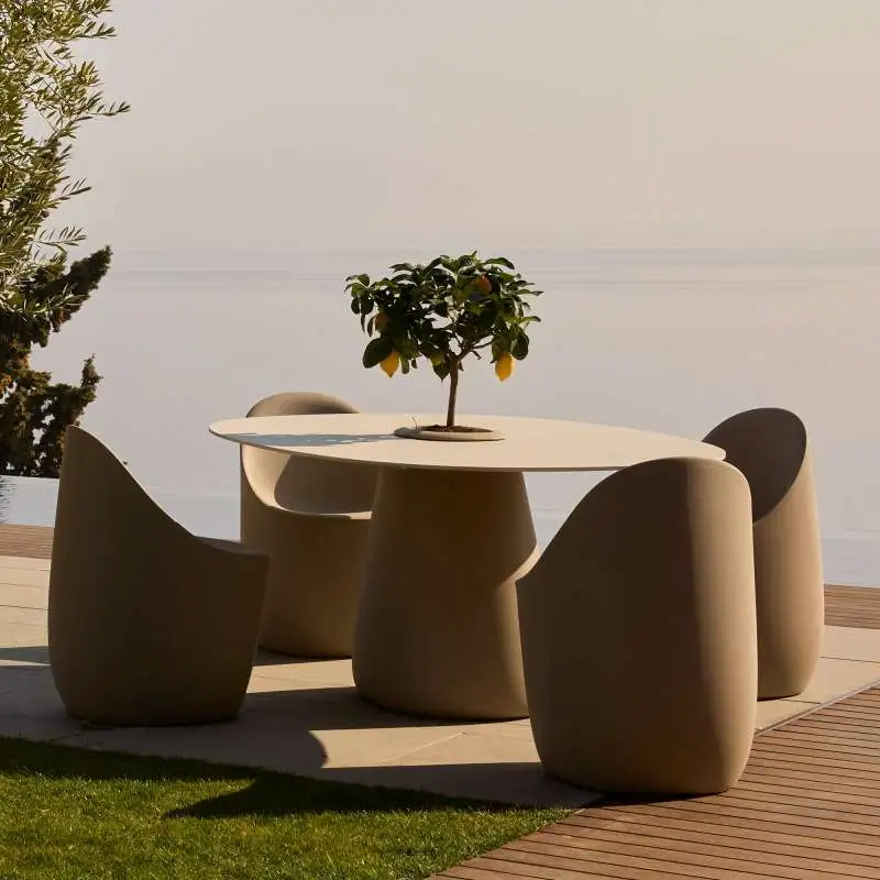 Qeeboo Cobble Bucket Table
