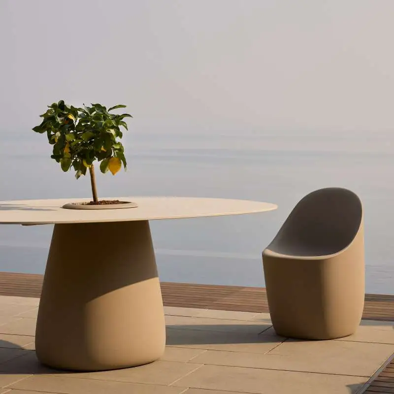Qeeboo Cobble Bucket Table