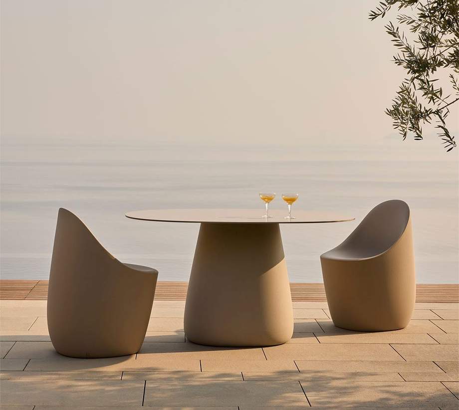 Qeeboo Cobble Table