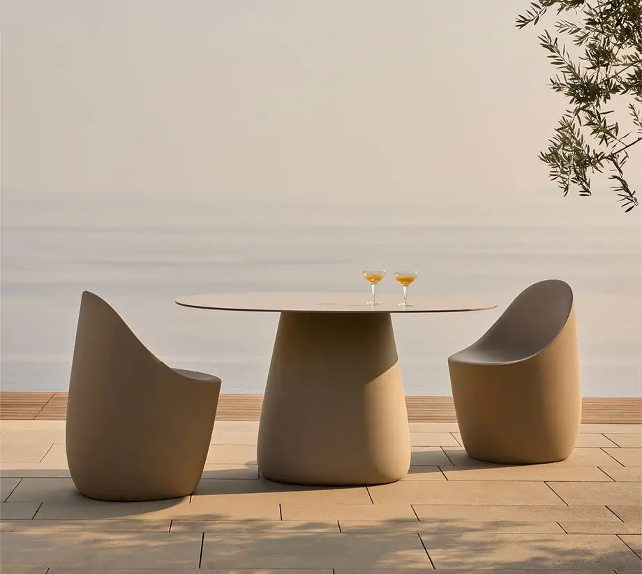 Qeeboo Cobble Table