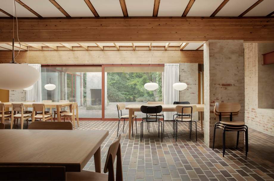 Gubi Stemlite Pendant Lamp