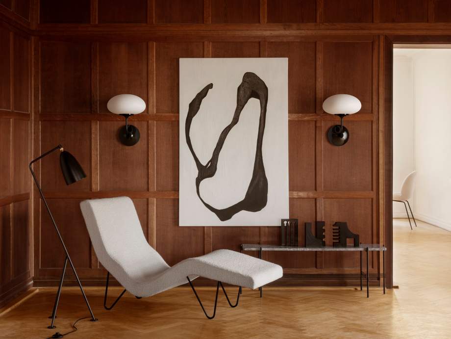 Gubi Stemlite Wall Lamp