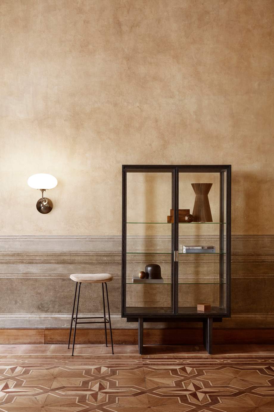 Gubi Stemlite Wall Lamp