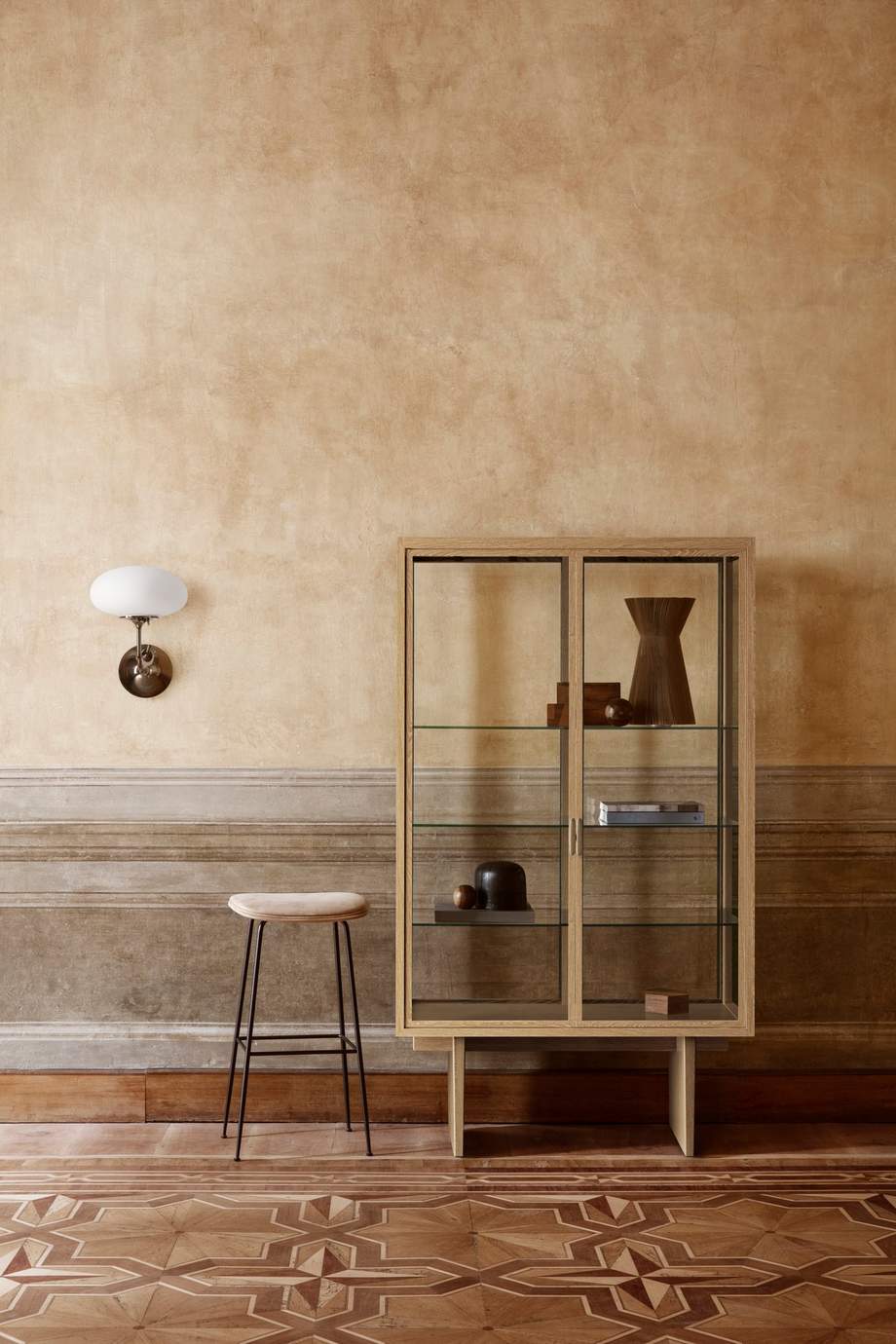 Gubi Stemlite Wall Lamp