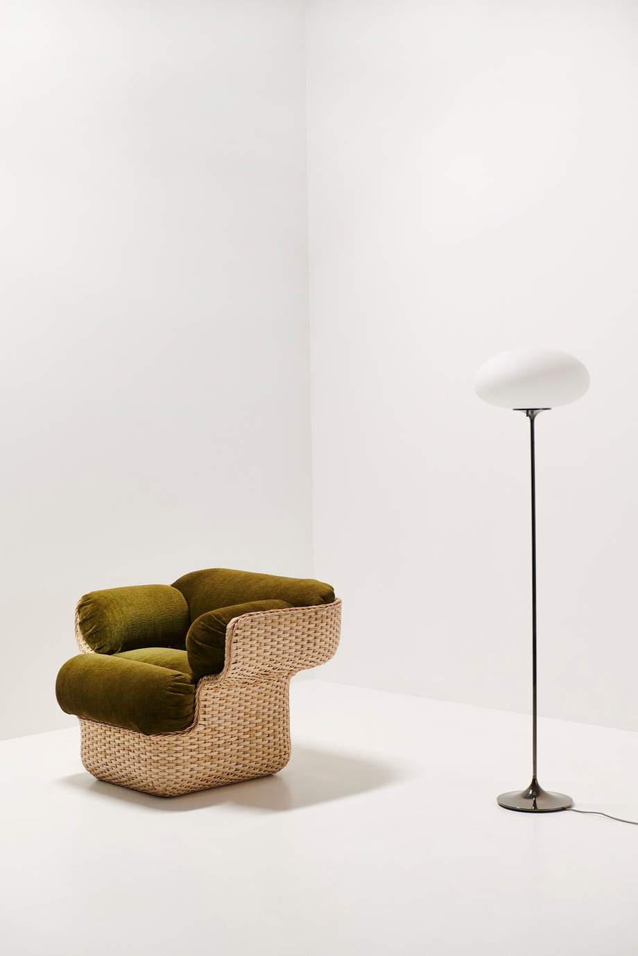 Gubi Stemlite Floor Lamp