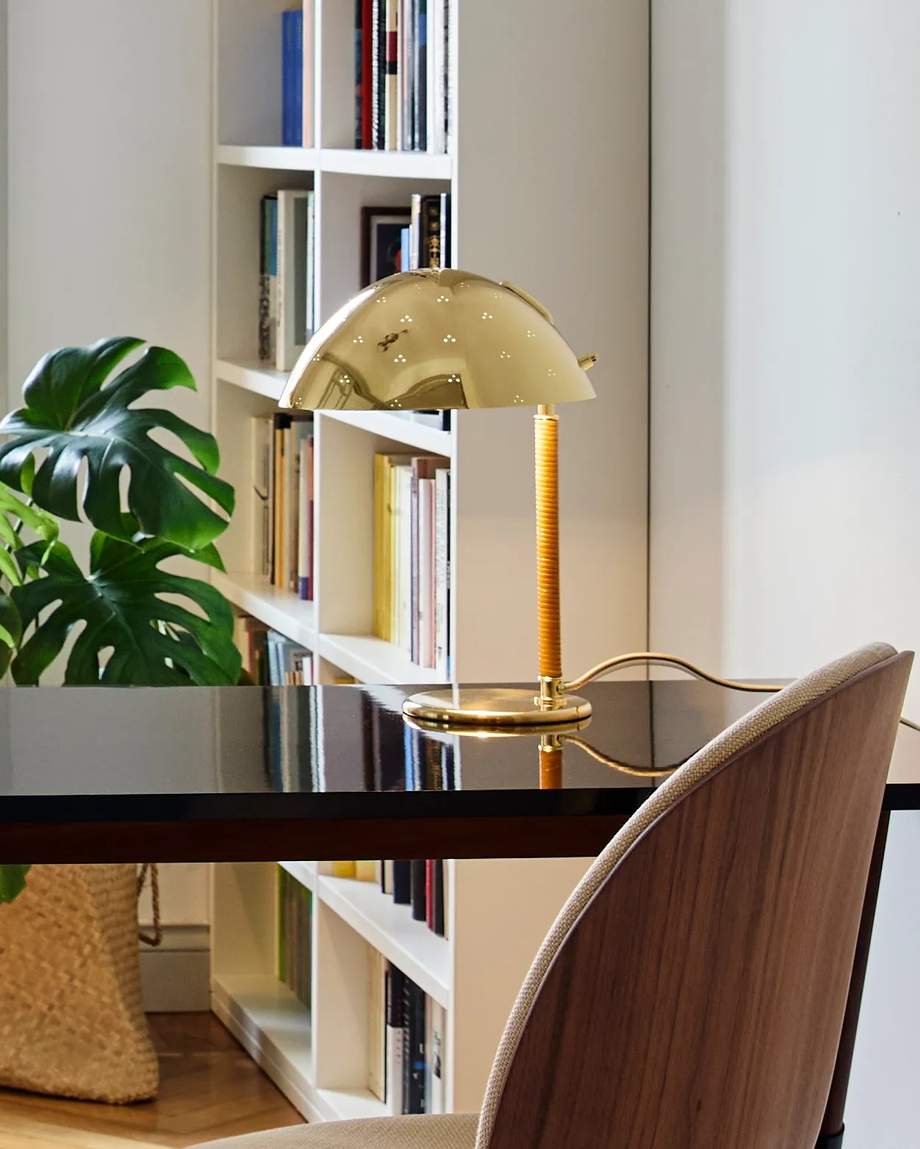 Gubi 9209 Table Lamp