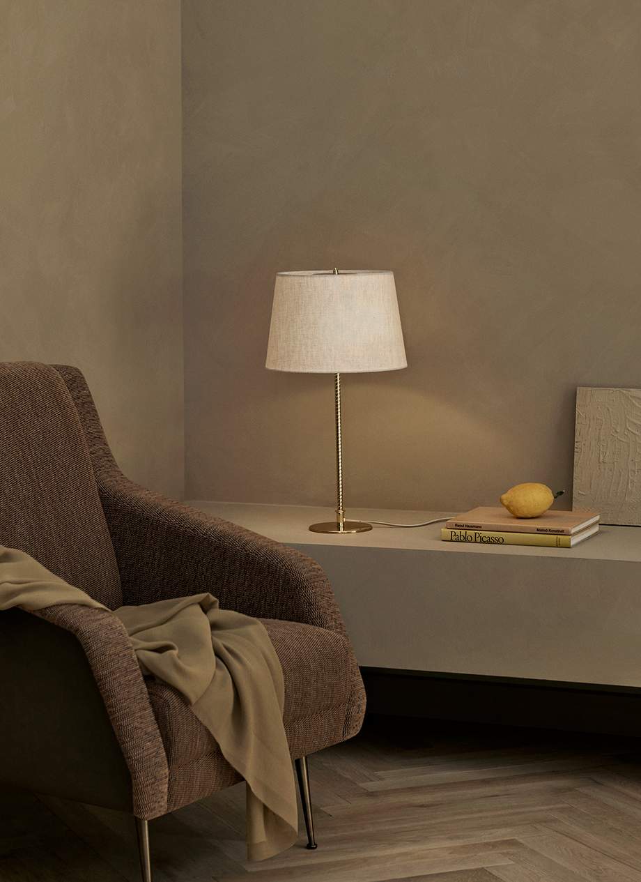 Gubi 9205 Table Lamp
