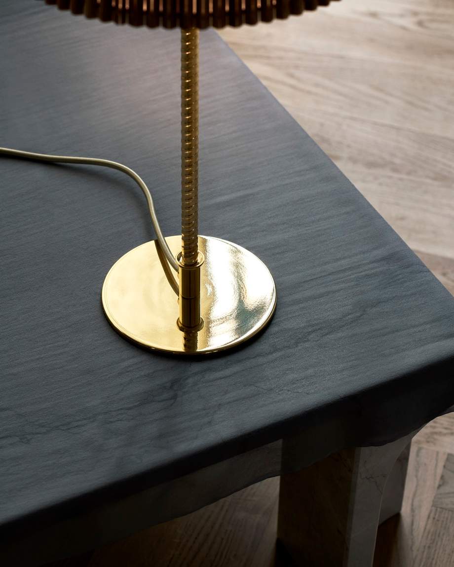 Gubi 9205 Table Lamp
