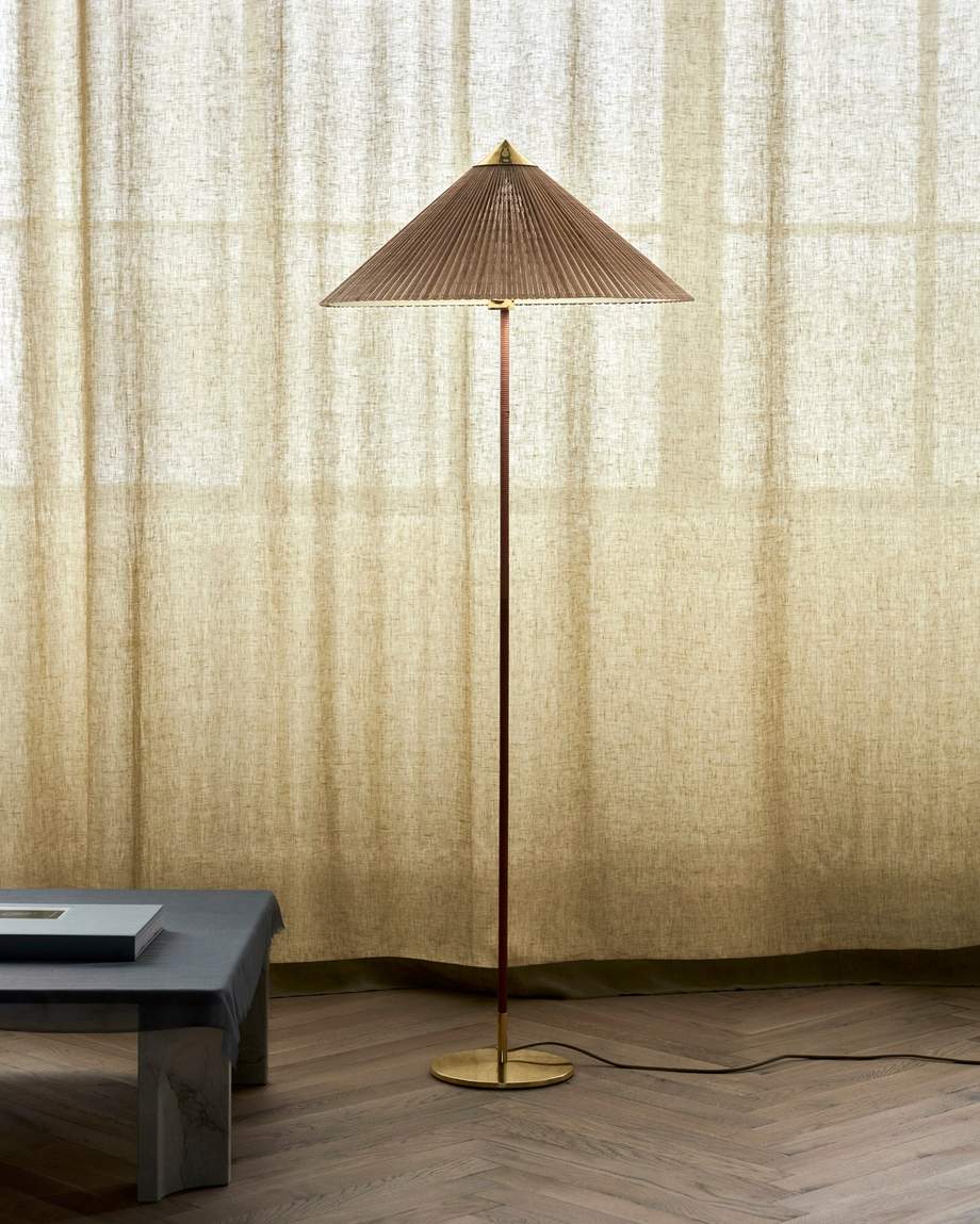 Gubi 9602 Floor Lamp