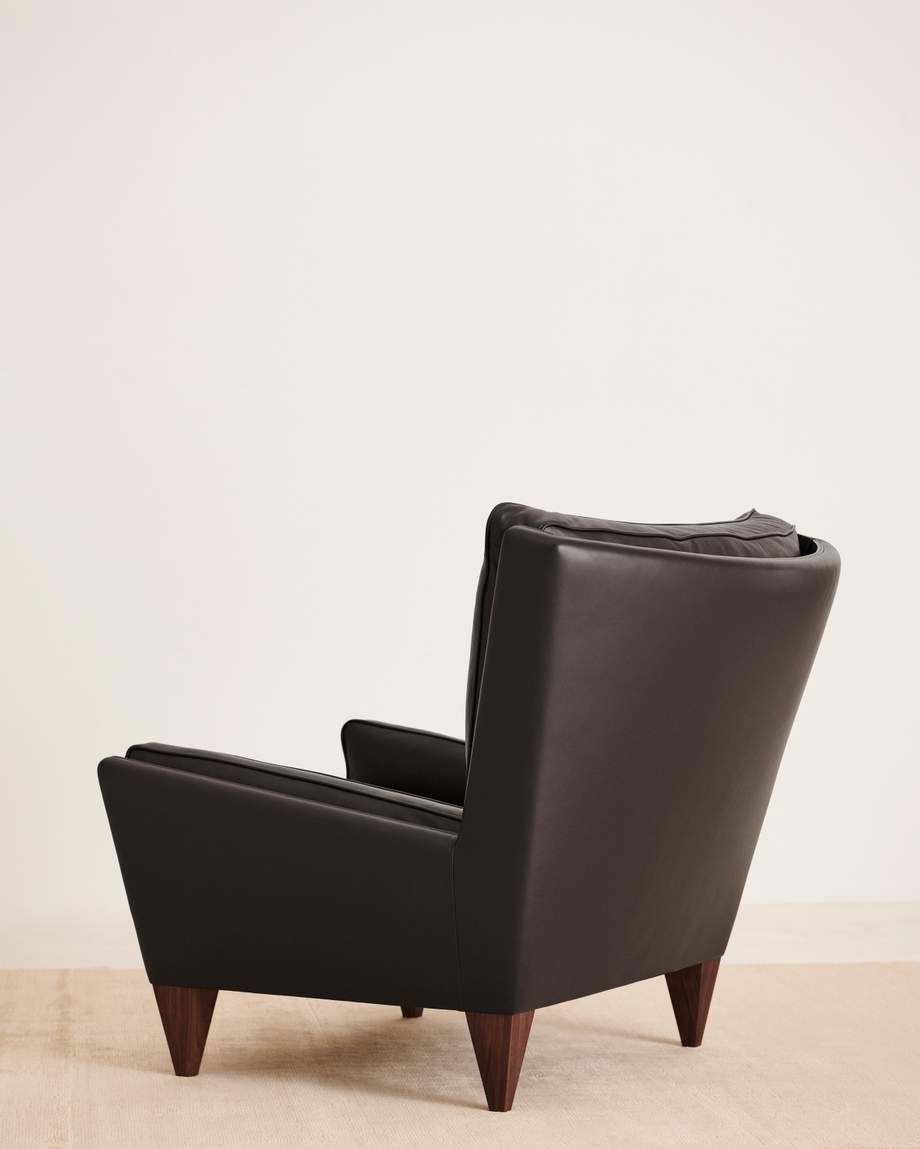 Gubi V11 Lounge Chair