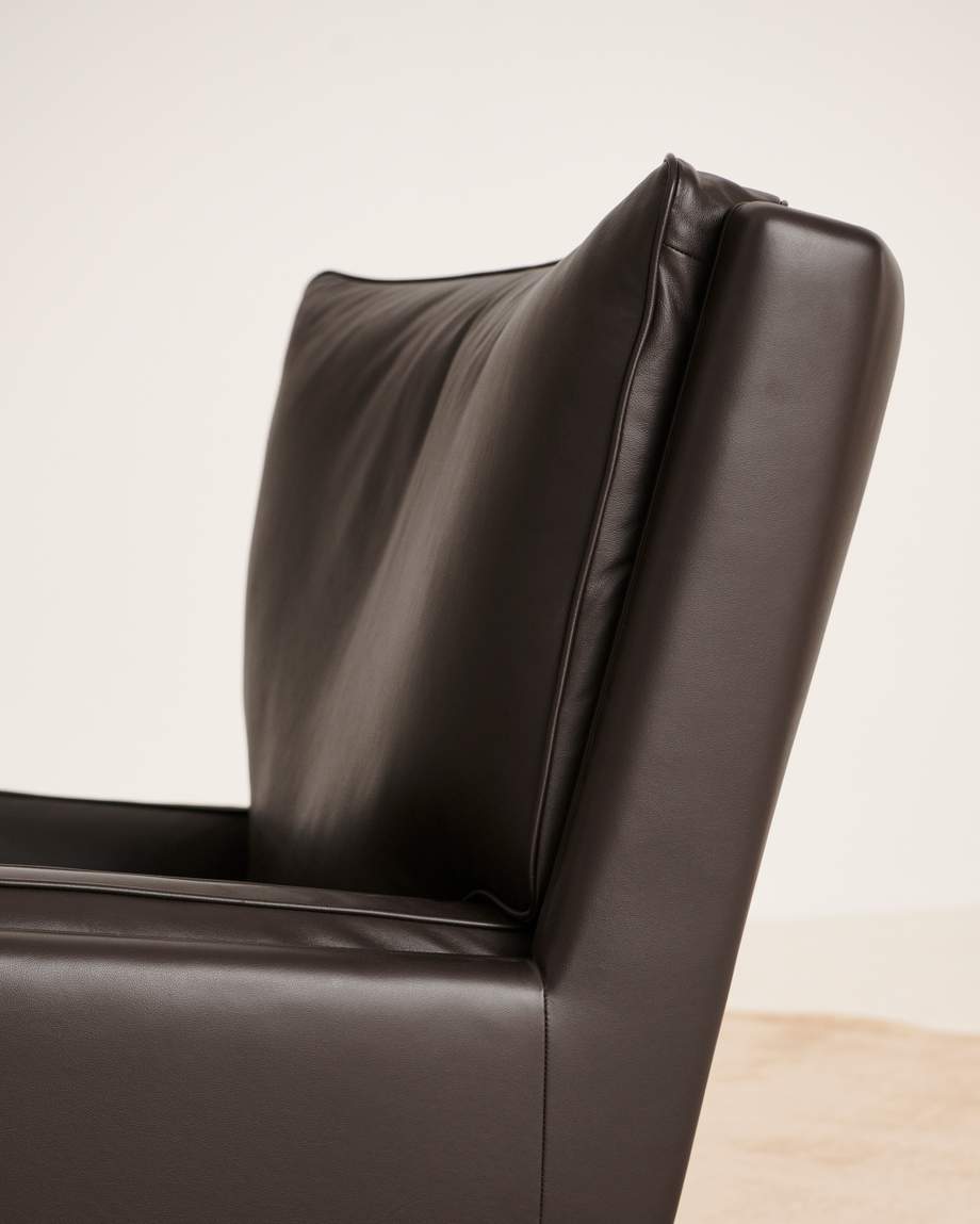 Gubi V11 Lounge Chair