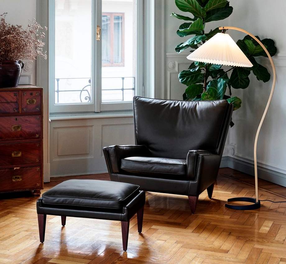 Gubi V11 Lounge Chair
