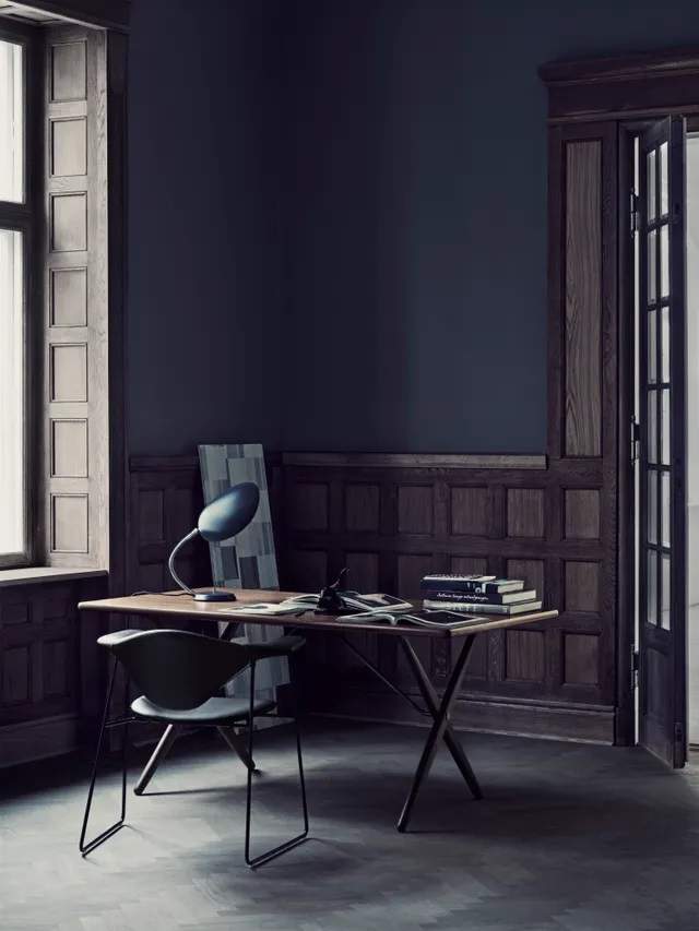 Gubi Cobra Table Lamp