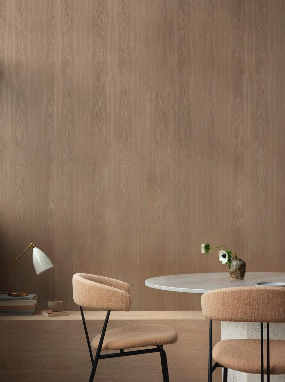 Gubi Grashoppa Table Lamp