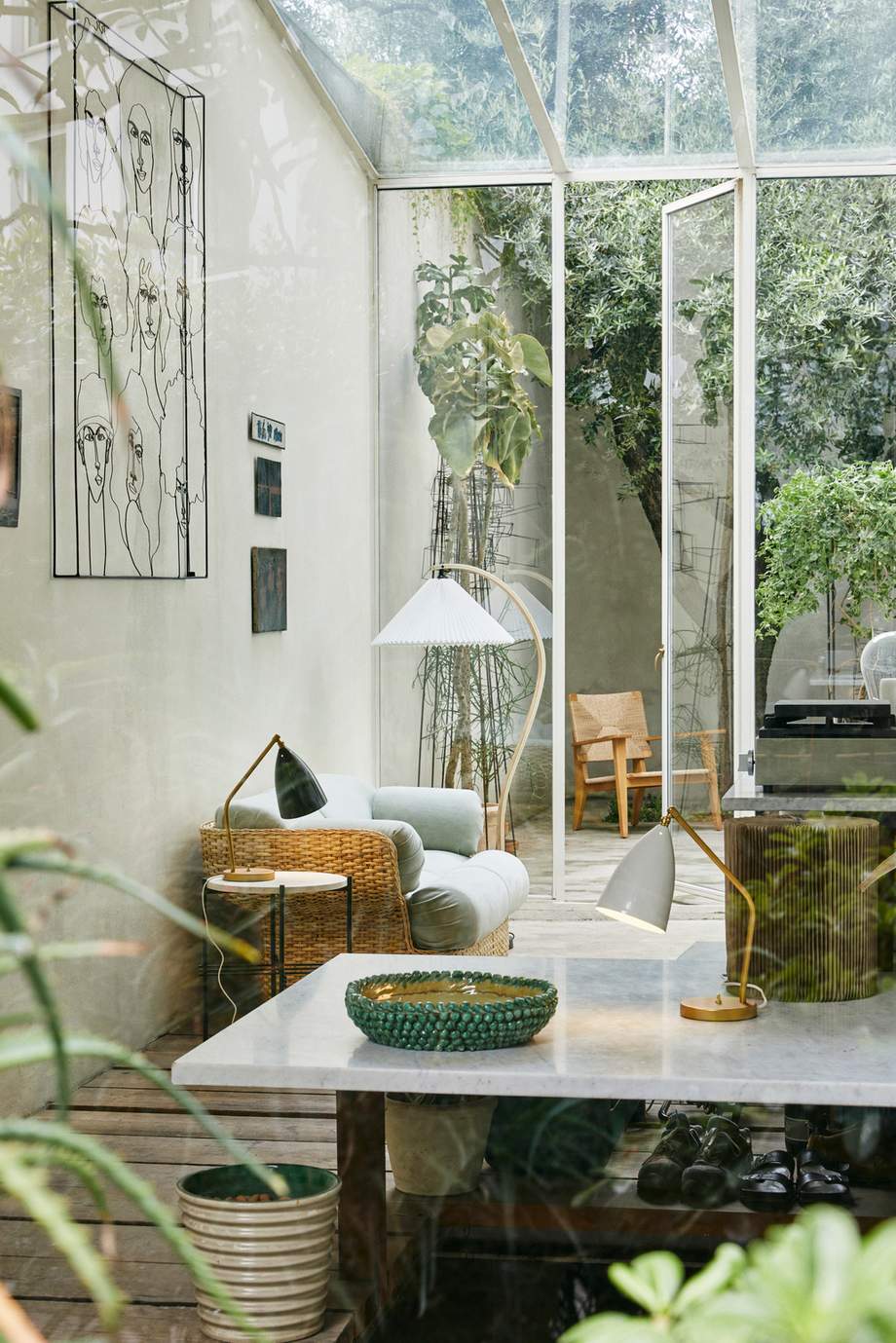 Gubi Grashoppa Table Lamp