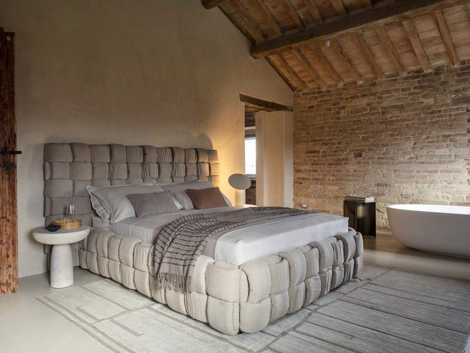 Mogg Flirt Bed