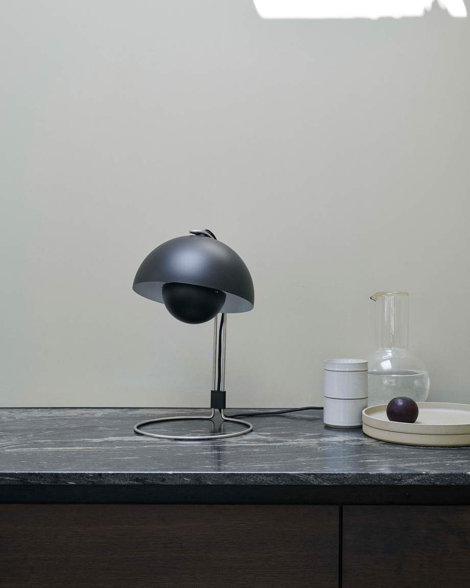 &Tradition Flowerpot Table Lamp VP4