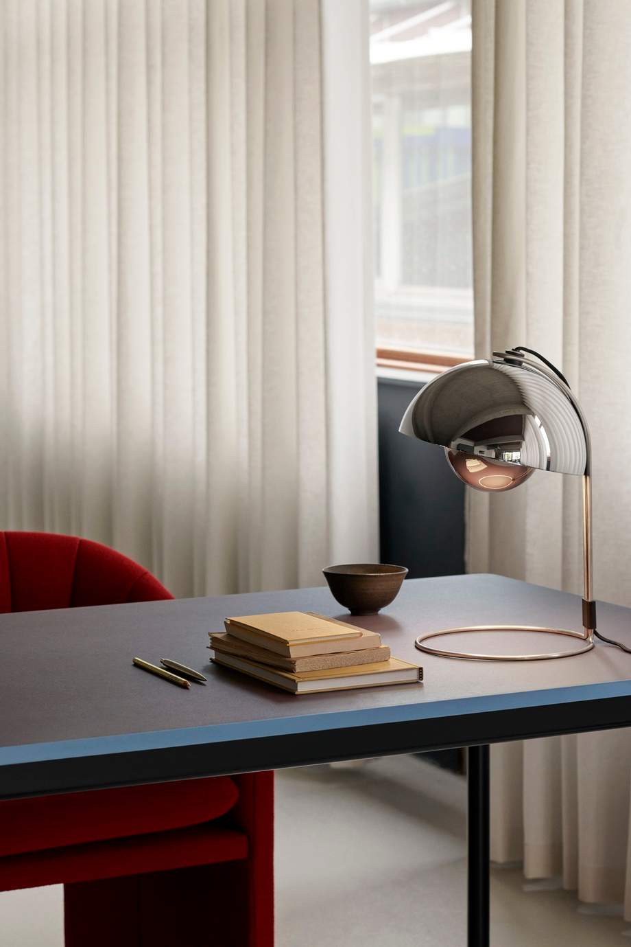 &Tradition Flowerpot Table Lamp VP4