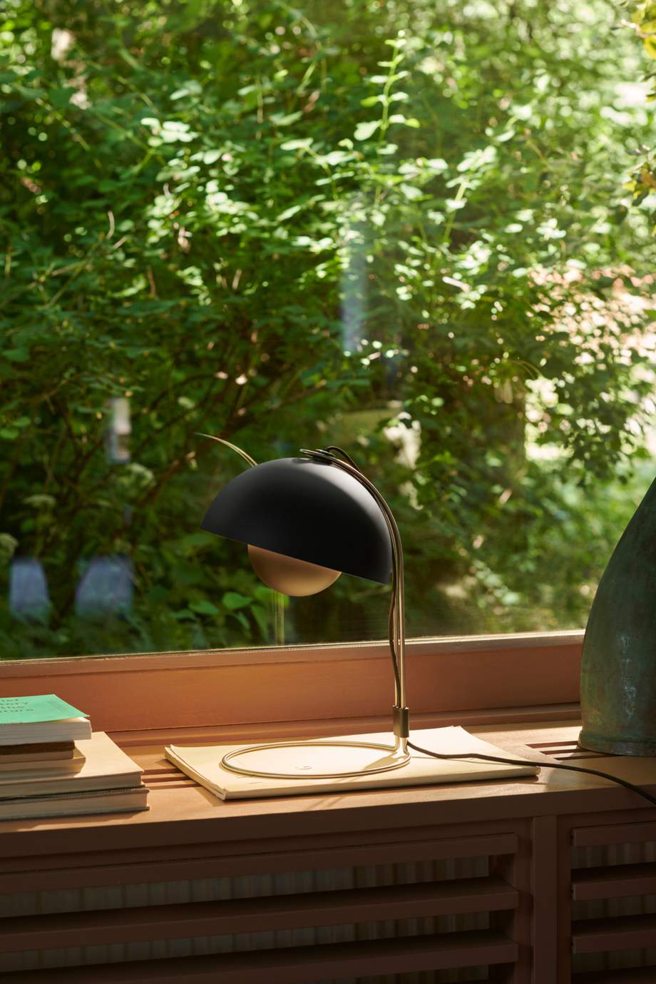 &Tradition Flowerpot Table Lamp VP4
