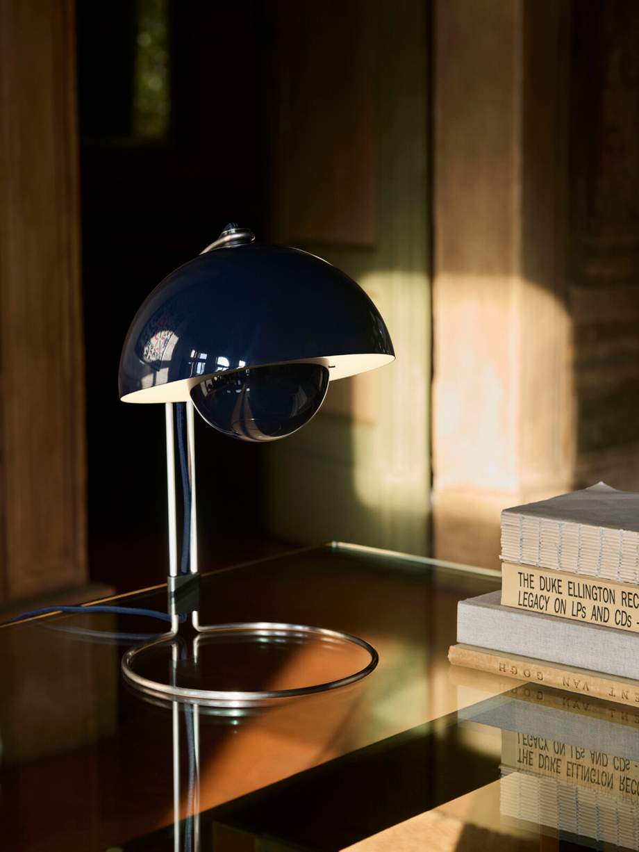 &Tradition Flowerpot Table Lamp VP4
