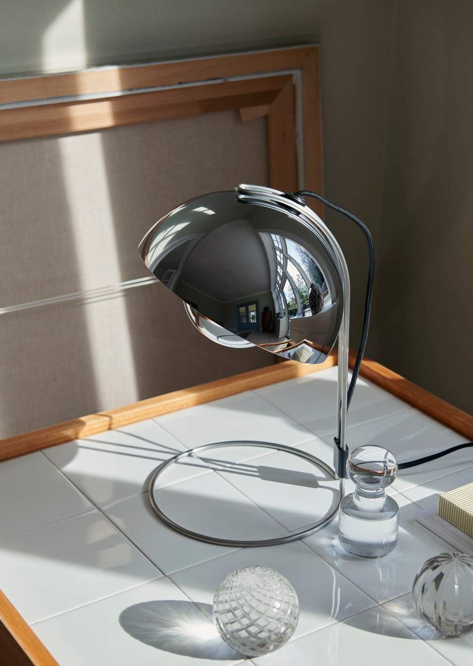 &Tradition Flowerpot Table Lamp VP4