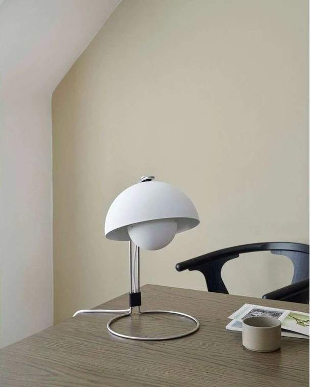 &Tradition Flowerpot Table Lamp VP4