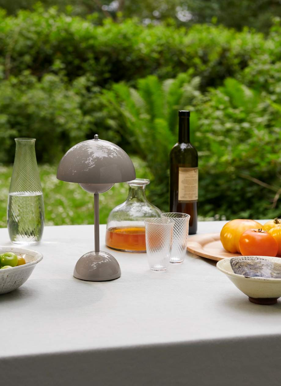 &Tradition Flowerpot Portable Table Lamp