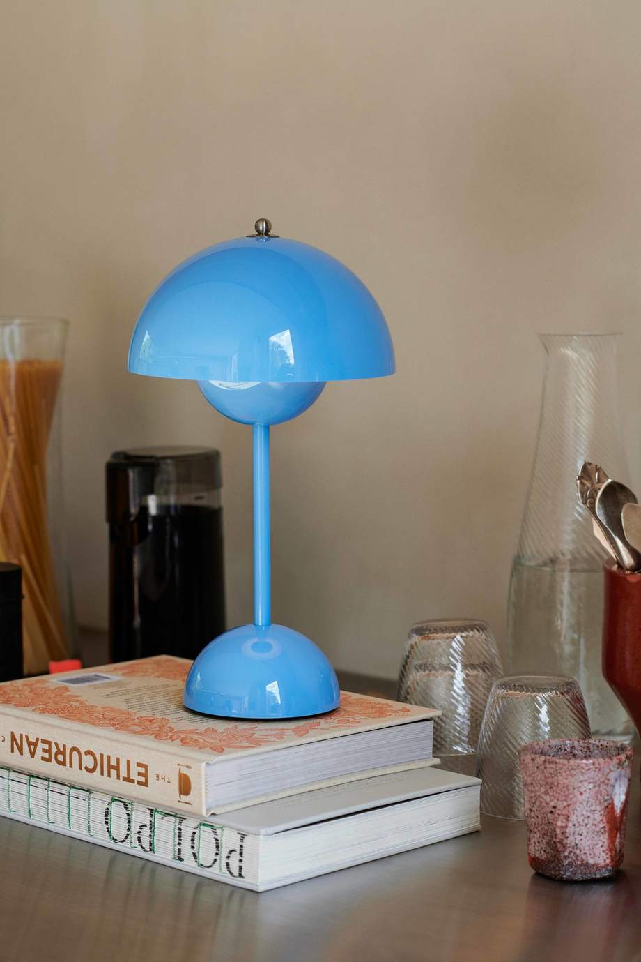 &Tradition Flowerpot Portable Table Lamp