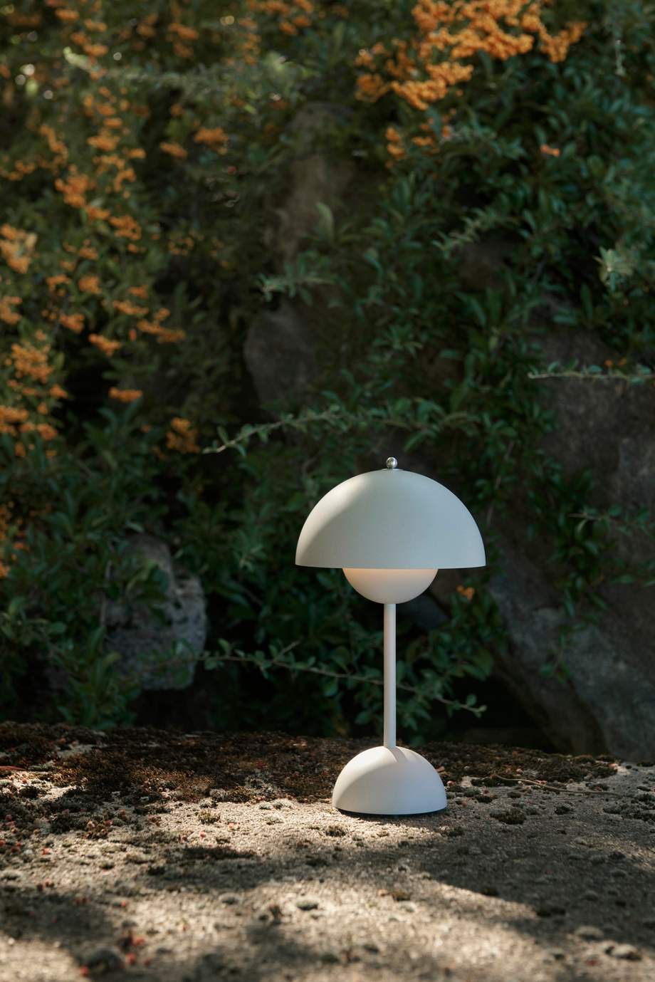 &Tradition Flowerpot Portable Table Lamp