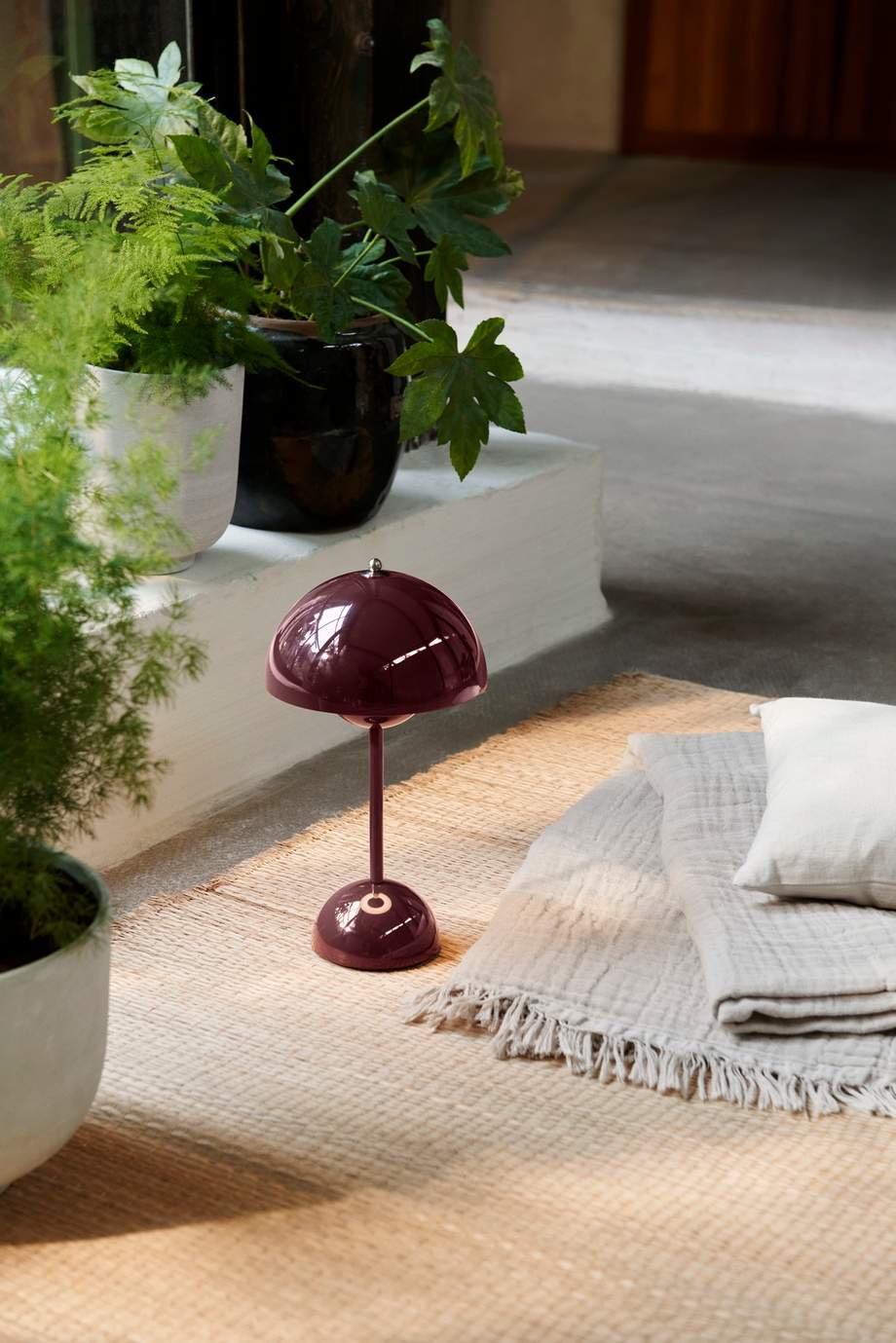 &Tradition Flowerpot Portable Table Lamp