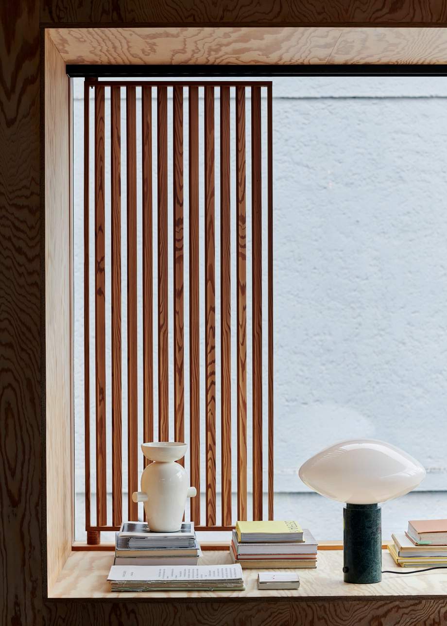 &Tradition Mist Table Lamp