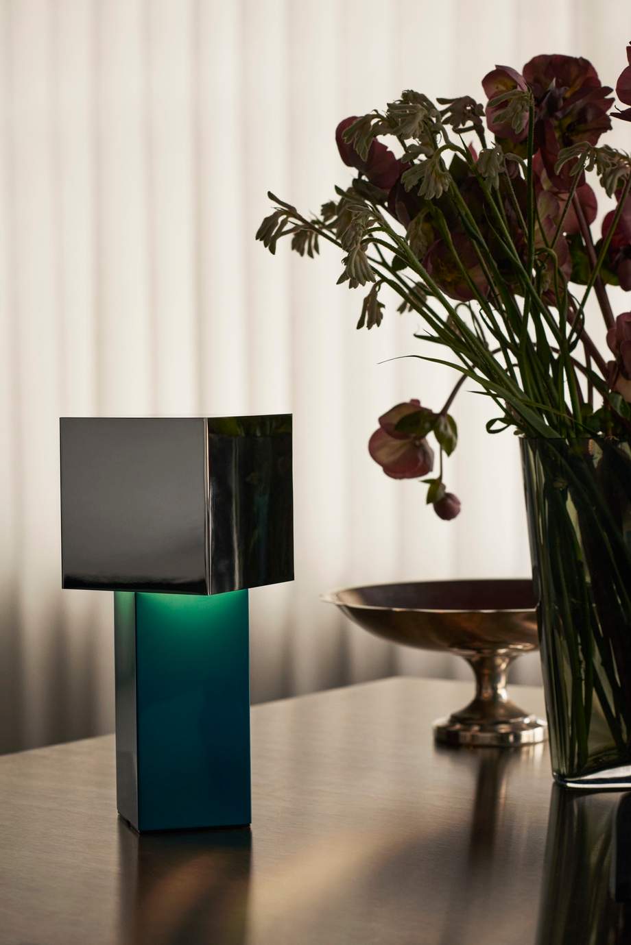 &Tradition Pivot Portable Table Lamp