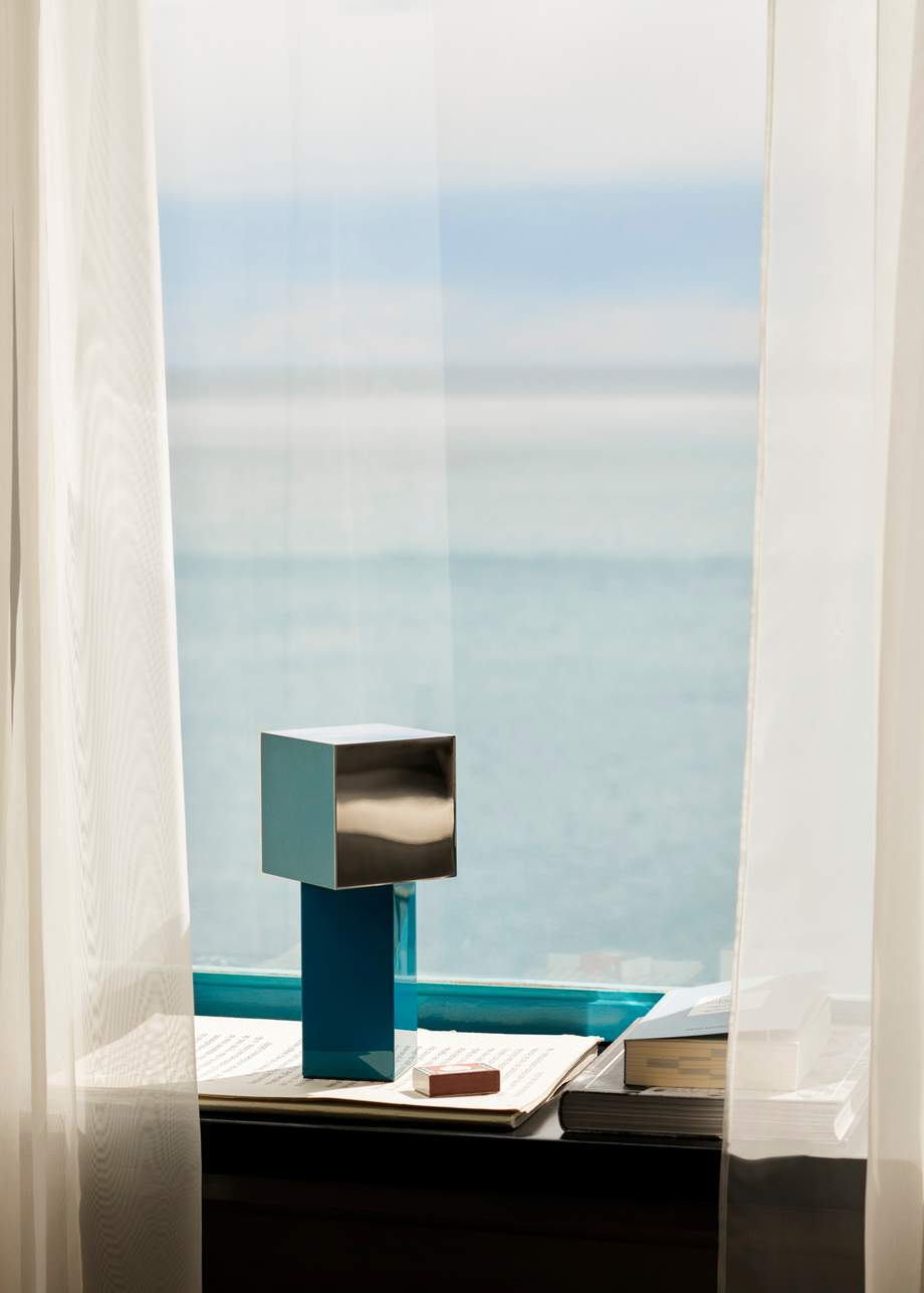 &Tradition Pivot Portable Table Lamp